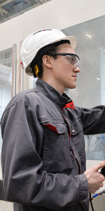 Сотрудники во время работы