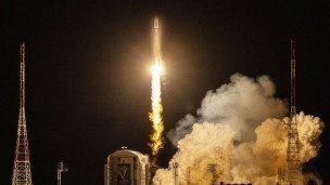  Запуск ракеты-носителя со спутником 