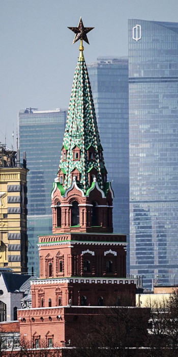 Кремль и международный деловой центр "Москва-Сити"