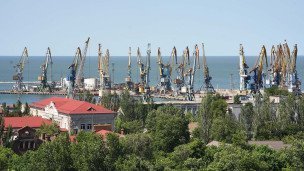 Podemnye-krany-v-Berdyanskom-portu