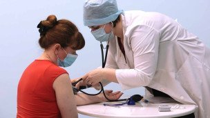 женщина на приеме у врача