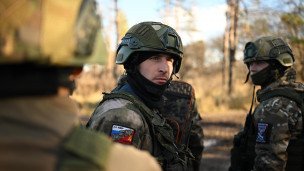 Военнослужащие во время прохождения боевой подготовки