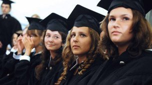 Студентки выпускницы