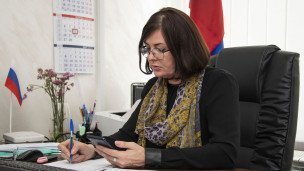 Sоtrudnitsa-v-rabochem-kabinete