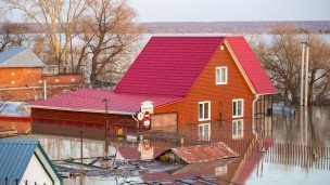 Вид на подтопленные дома