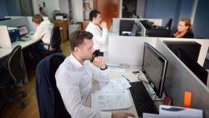 Сотрудники в офисе 