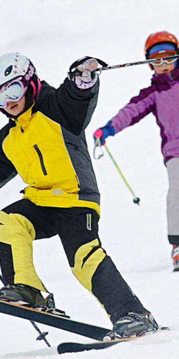 Юные горнолыжники