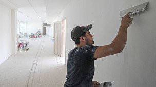 Шпаклевка стен в средней общеобразовательной школе 