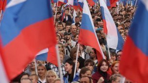 Горожане на праздничном концерте 