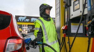Работа автозаправочной станции 