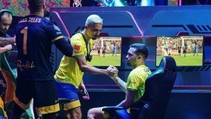 Игроки участвуют в Фиджитал  играх