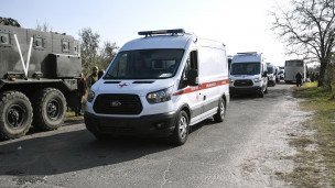 Машины скорой помощи во время эвакуации 