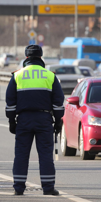 Сотрудники ДПС во время работы