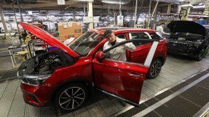 Автомобиль Lada на заводе