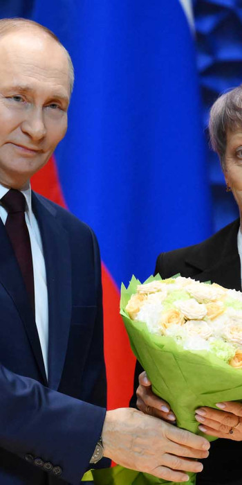 Президент РФ Владимир Путин и ветеран Всероссийской общественной организации ветеранов