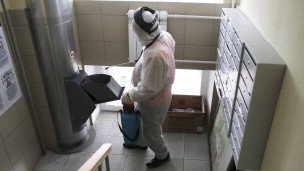 Дезинфекция подъезда одного из жилых домов 