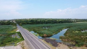 Дорога у реки Нижняя Крынка