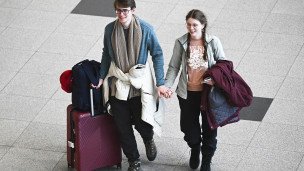 пассажиры в аэропорту