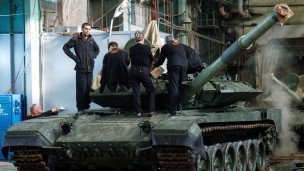 Модернизированный танк Т-90М "Прорыв" на заводе