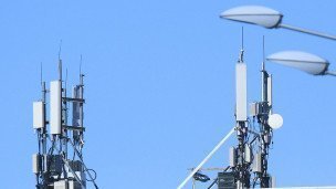 Базовая станция сотовой связи на крыше