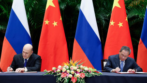 Михаил Мишустин и Ли Цян на церемонии подписания документов