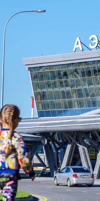 Пассажиры в аэропрту