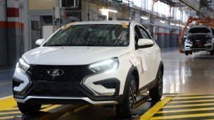 Автомобиль Lada Vesta на линии сборки