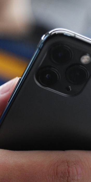 Телефон в руках