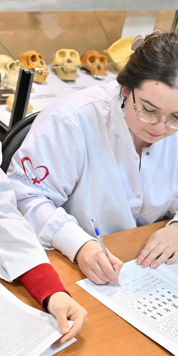 Обучение студентов в медицинском университете