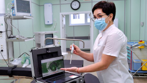 Медицинская сотрудница