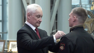 Андрей Белоусов вручил им медали «Золотая Звезда»