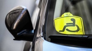 Знак "инвалид" на автомобиле 