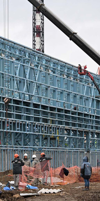 Рабочие на строительной площадке