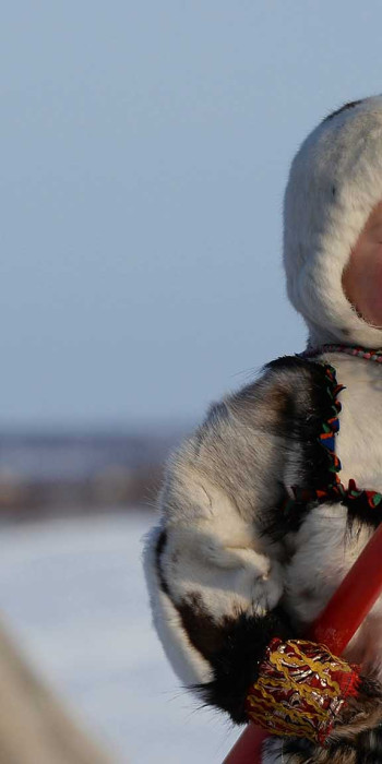 Ребенок на празднике Дня оленевода в Салехарде