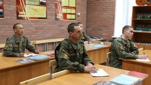 Военные во время обучения