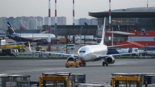 samolety-na-aerodrome-v-aeroportu