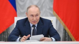 Vladimir-Putin-provodit-zasedanie
