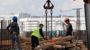 Рабочие на строительной площадке
