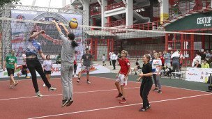 Lуudi-igrayut-v-voleybol
