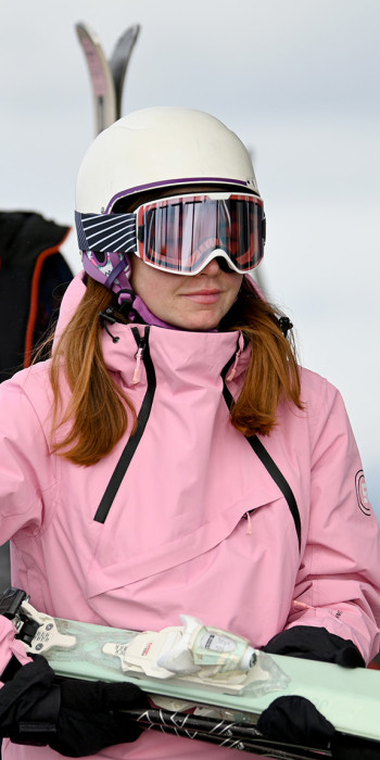 Отдыхающие на трассе курорта