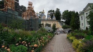 Свято-Успенский Псково-Печерский монастырь на реставрации