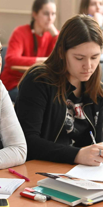 студенты на лекции в университете