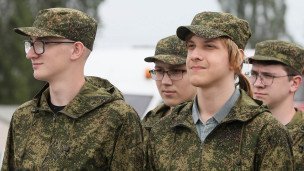 Участники во время занятий в Центре патриотического воспитания молодежи