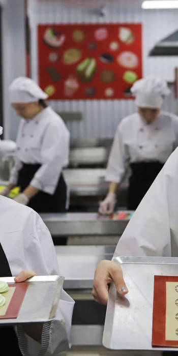 Студентки колледжа 