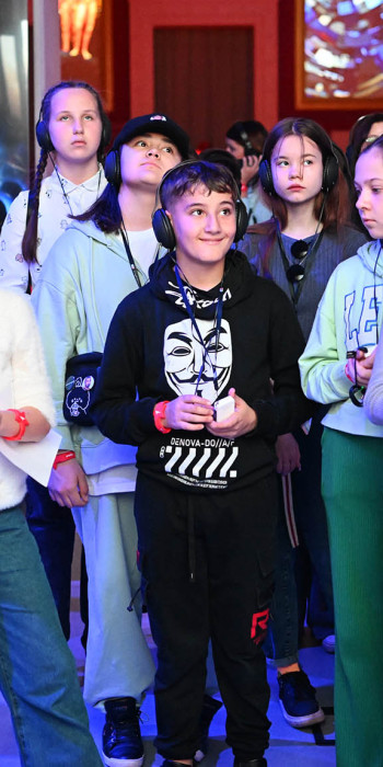 Дети на выставке 