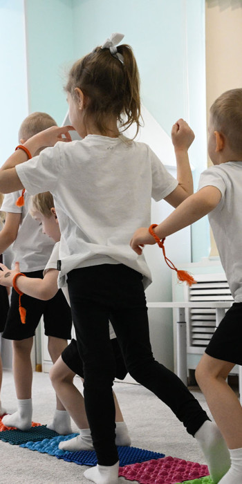 Занятия в сенсорной комнате в детском саду