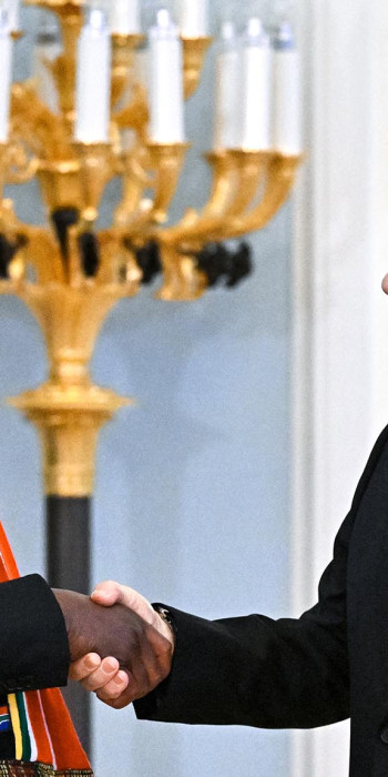 Рrezident-RF-Vladimir-Putin-i-vitse-prezident-YUAR-Pol-Mashatile