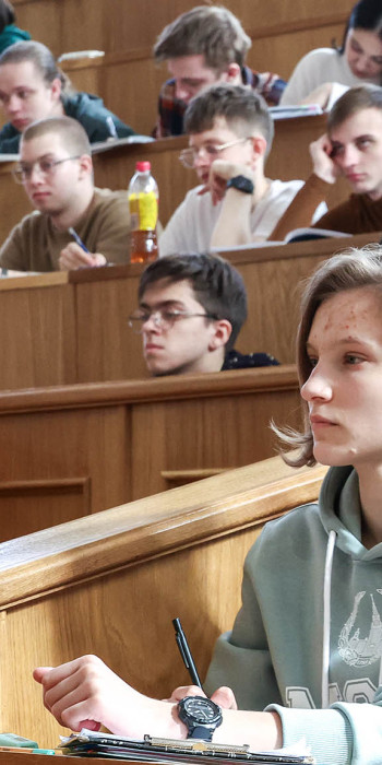 Студенты во время занятий 