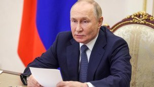 Владимир Путин во время совещания