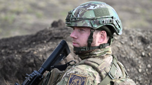 Военнослужащий в форме